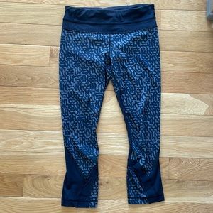 Lululemon cropped leggings, size 8